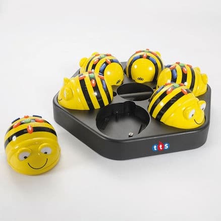 Bee-Bot komplekts ar 6 robotiem un uzlādes staciju